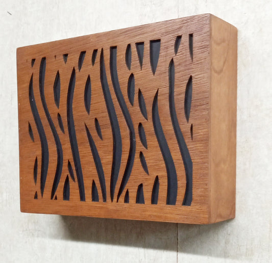 Plaque de sonnette en bois faite main - Modèle Kani 